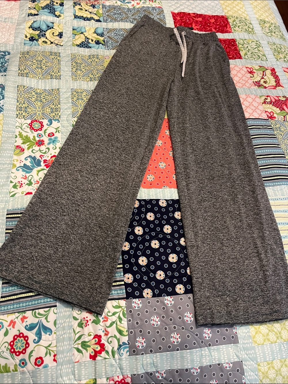 Vuori Women’s Heather Gray Halo Wide-Leg pants